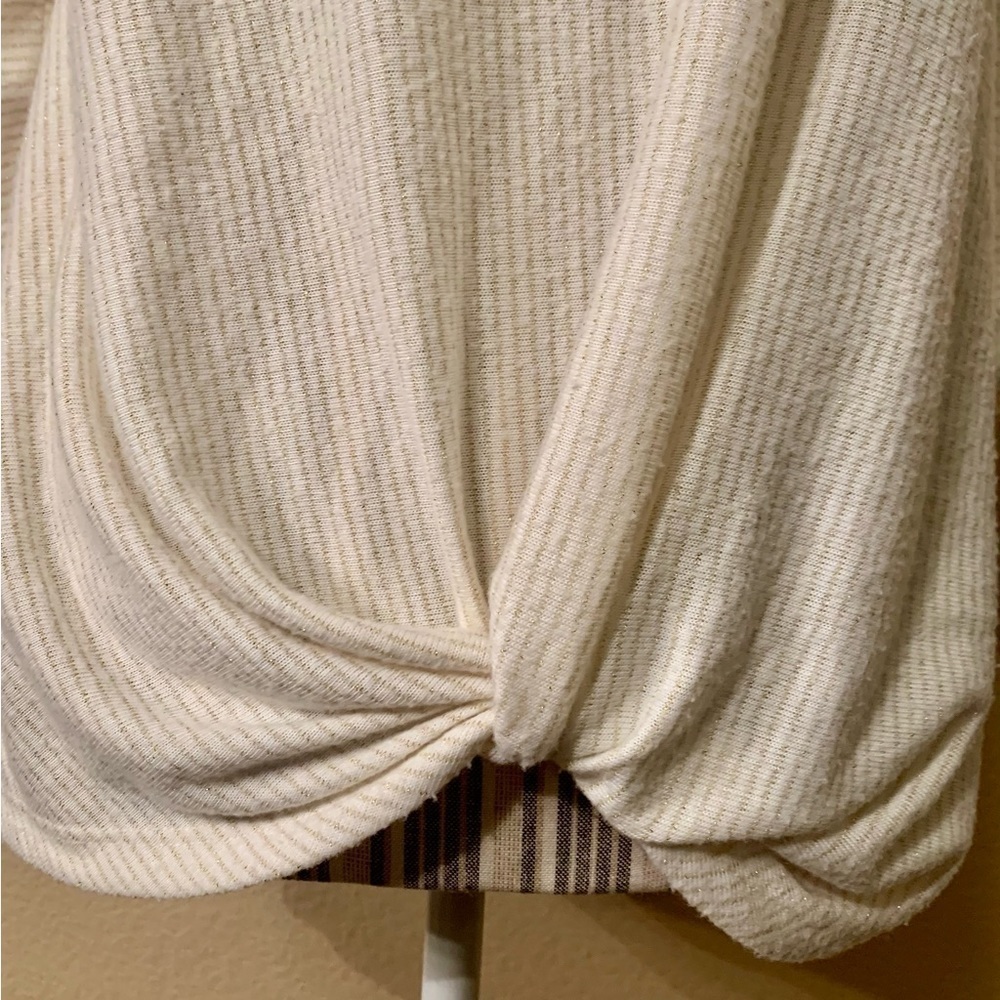 W5 Top Large Relaxed Fit White Cream Metallic Gold Pinstripes Knotted Front - Picture 3 of 16